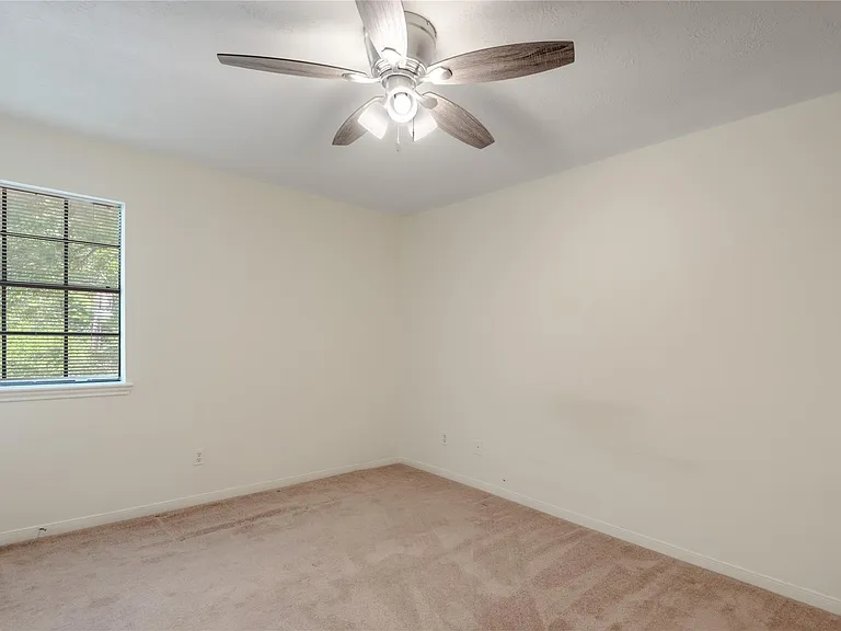 2401 Sycamore Ave #E7 — Photo 17