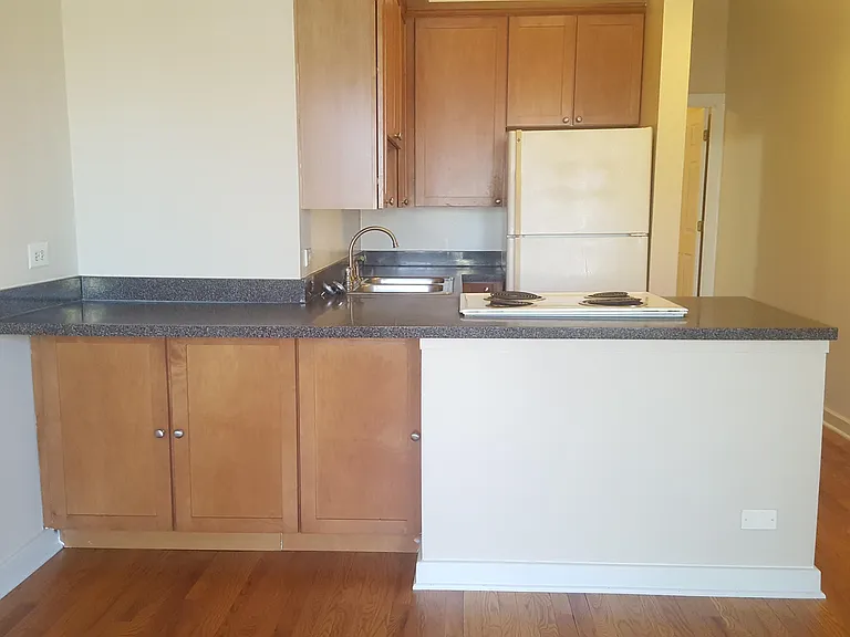 Pleasant and Kenilworth — Photo 16