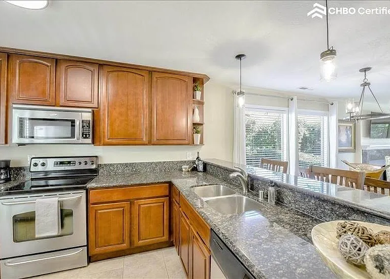 3911 Hills Ct — Photo 7