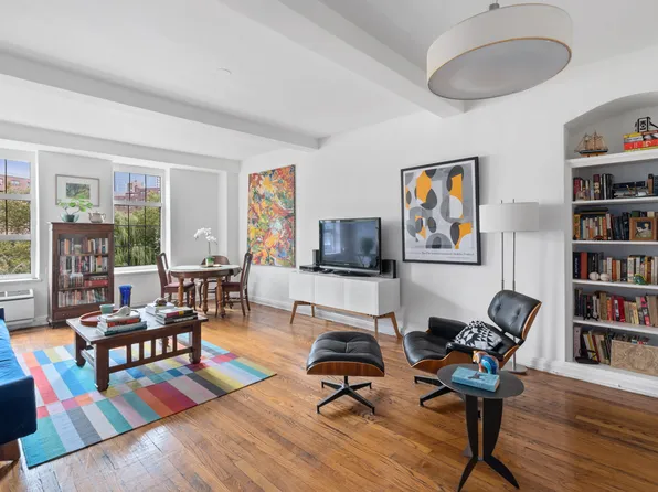 470 West 24th Street image 1 of 43