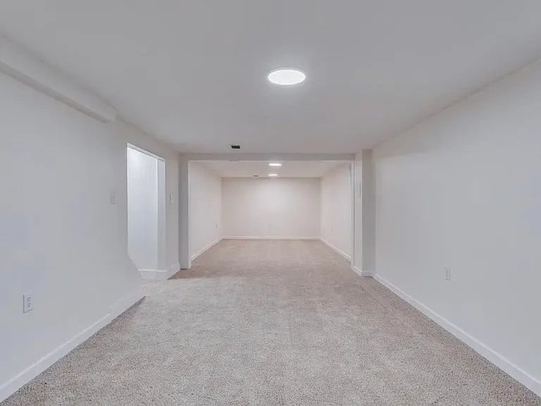 565 S Circle Dr — Photo 16