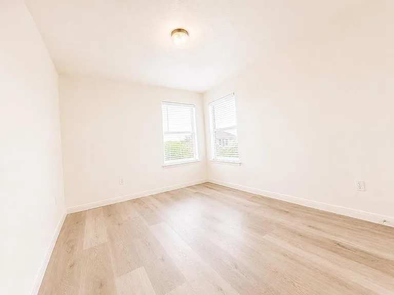 7219 Brookville Ln — Photo 24