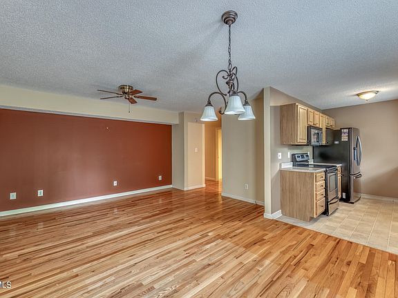 5th image of 308 Carmol Dr #9