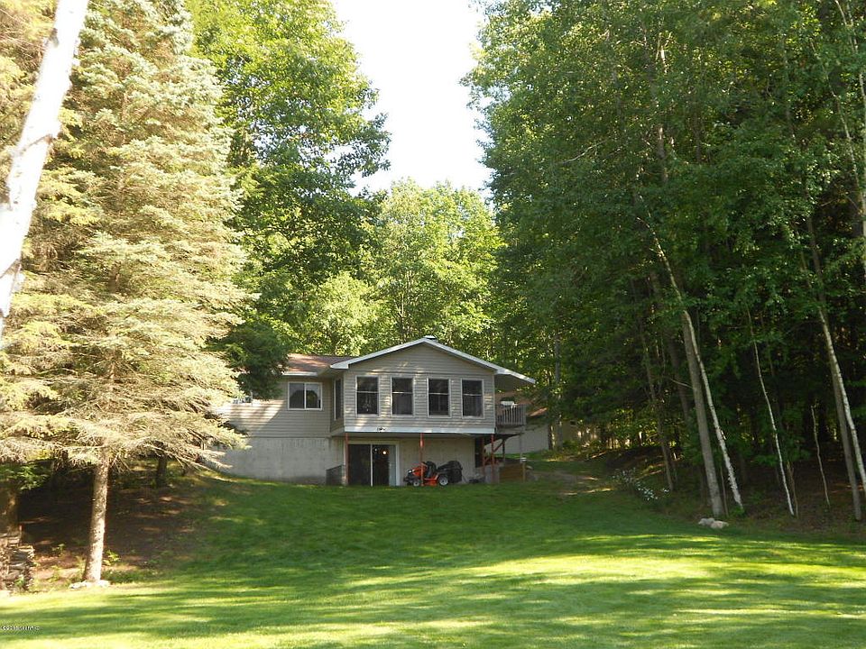 1st image of 4149 N Stephanie Dr