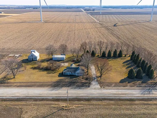 579 1550th St, Lincoln, IL 62656