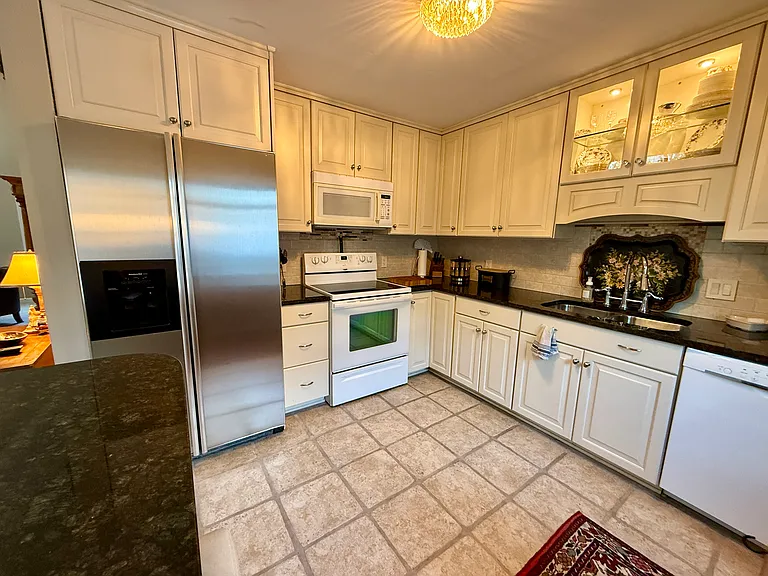 110 Annapolis St #A — Photo 9