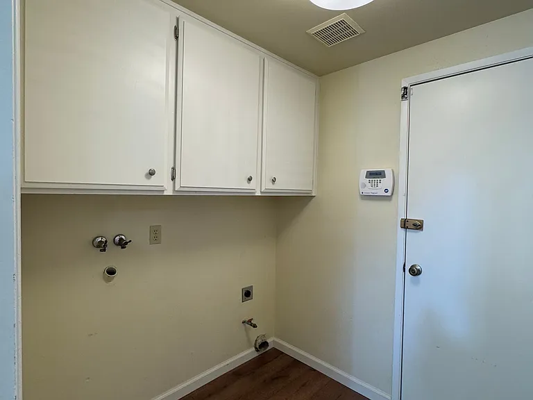 3445 Quincey Ln — Photo 25