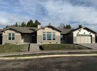 4019 Sunleaf Ave, Medford, OR 97504
