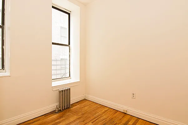 Rented by Perry Associates NYC Inc | media 34