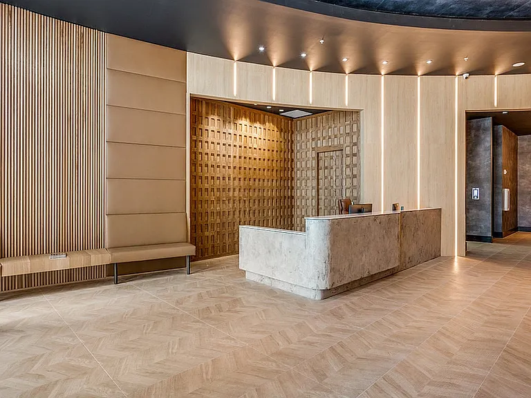 1400 HiLine Lobby