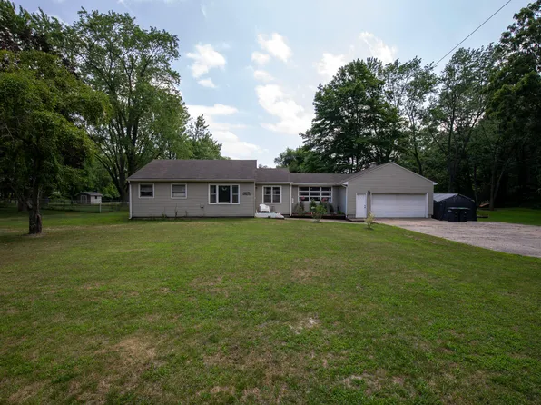 6575 Old Porter Rd, Portage, IN 46368