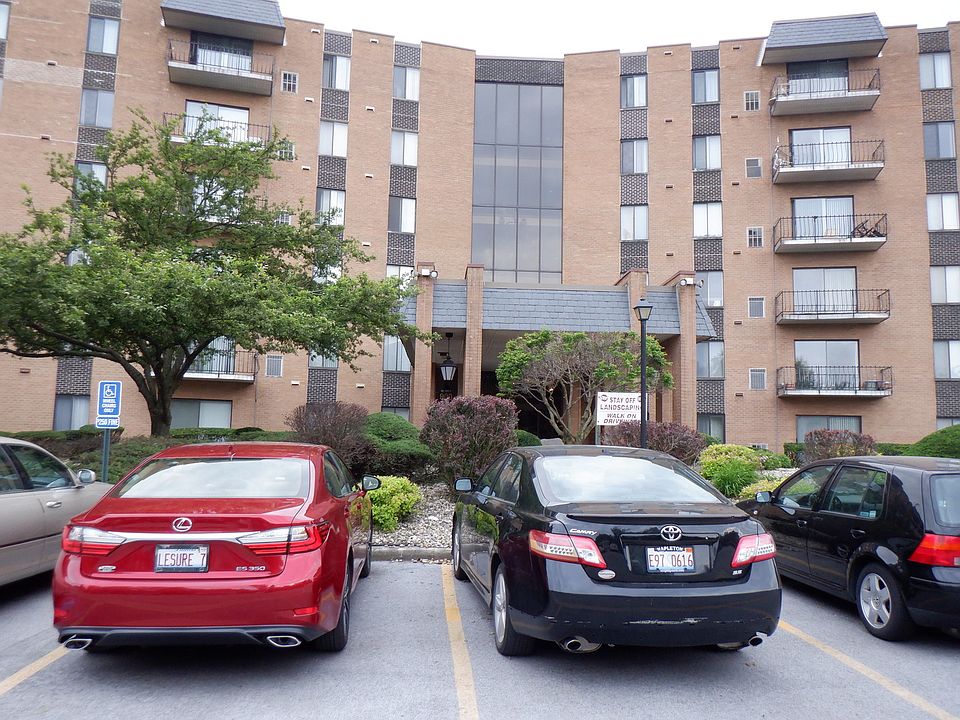 1st image of 900 W Sunset Dr APT 303