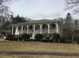 24 Edgewood Ln, Agawam, MA 01001