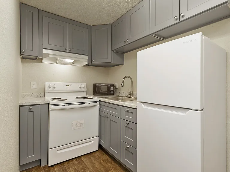 Badger & Blue Lake Apartments — Photo 19