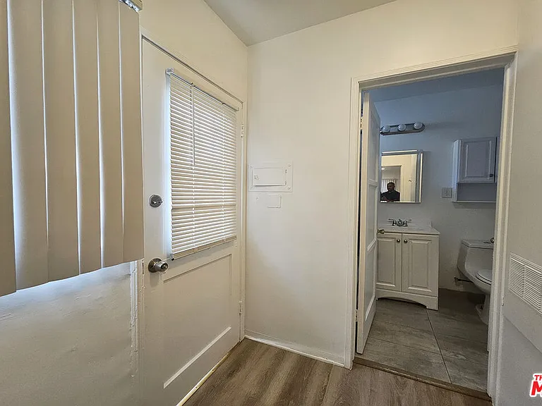 1341 N Keystone St — Photo 11