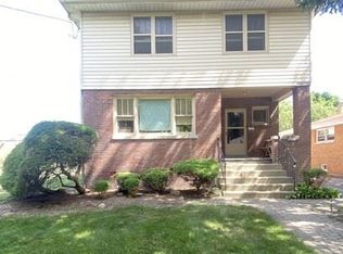 201 E Fremont Ave #1, Elmhurst, IL 60126