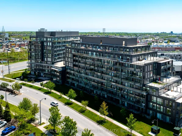 3200 Dakota Common Close #B602, Burlington, ON L7M 2A7