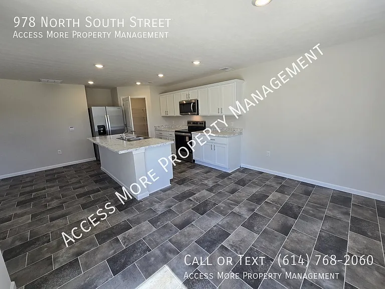 978 N South St — Photo 9