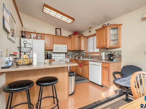 5th image of 4620 E Hanna Cir