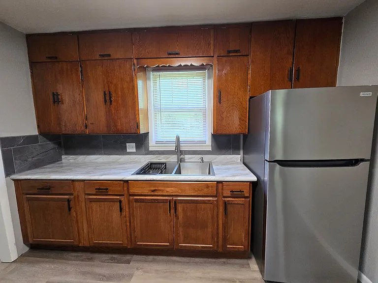 1635 W Lynn St — Photo 6