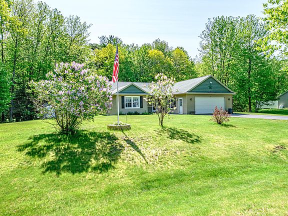 2nd image of 31 Soucy Lane