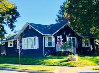301 Sylvan St, Buchanan, MI 49107