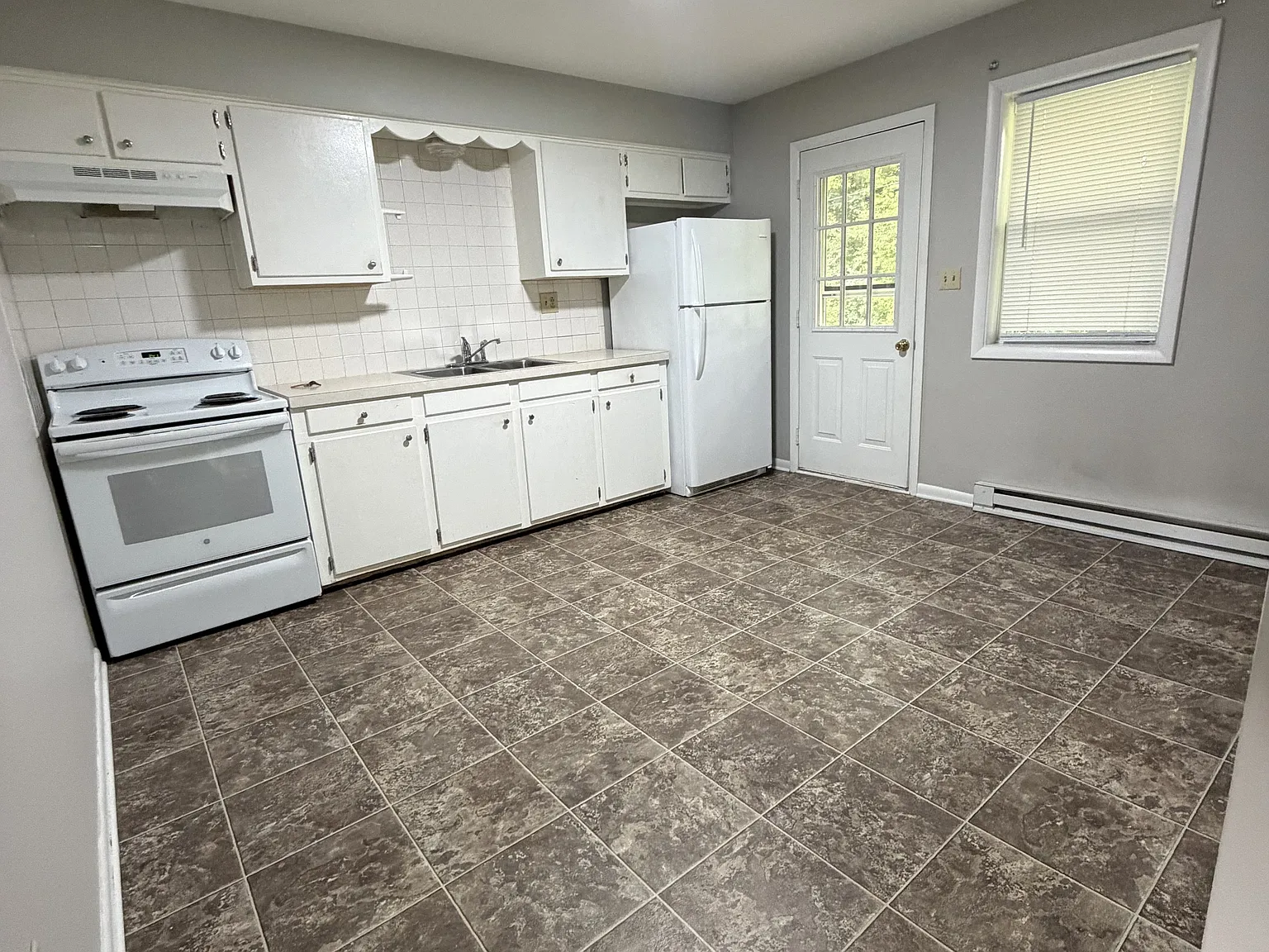 North U.S. 15 - 1020 — Photo 4