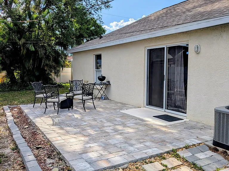 1083 Snead Ave — Photo 3
