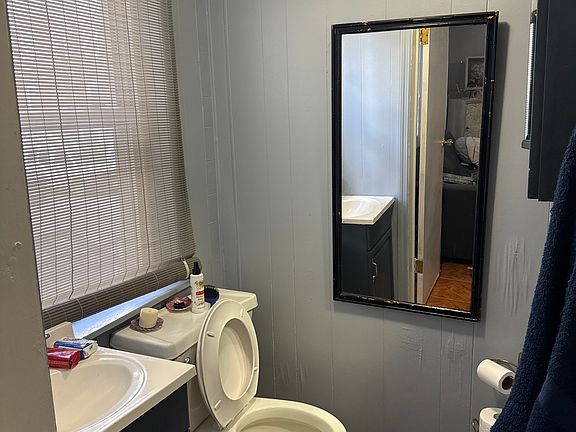 4th image of 77 Chambers St Floor 2