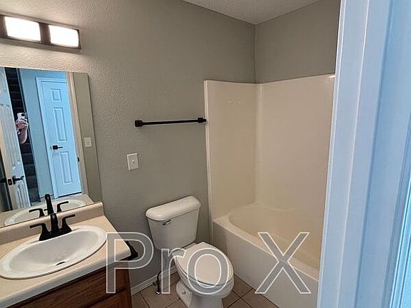 5th image of 3408 SW Victoria Pl APT 1