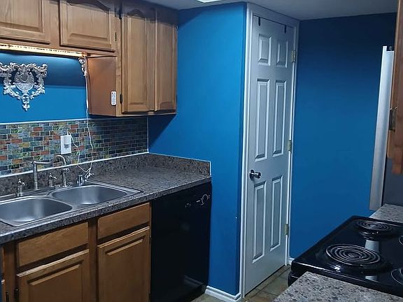 5th image of 407 Menlo Park Dr