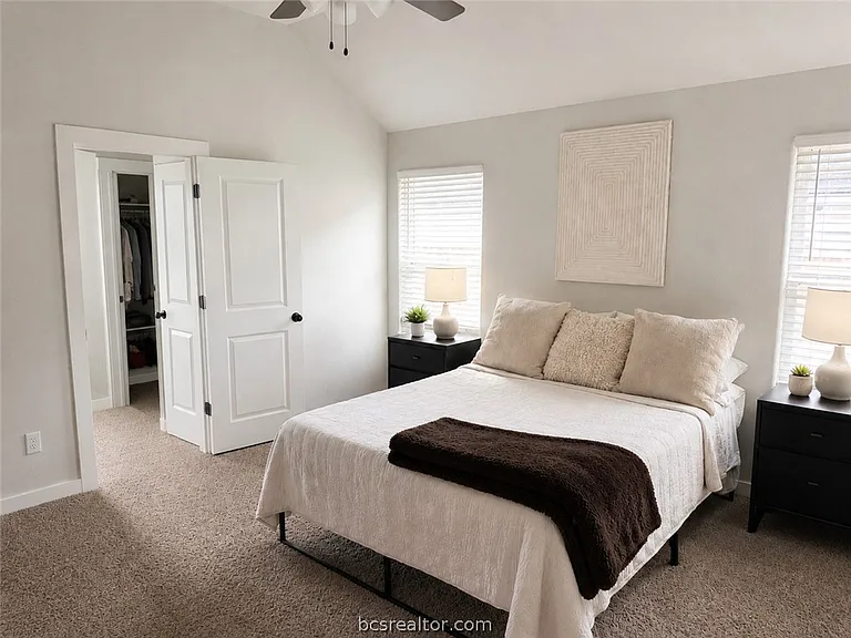 1940 Cambria Dr — Photo 5