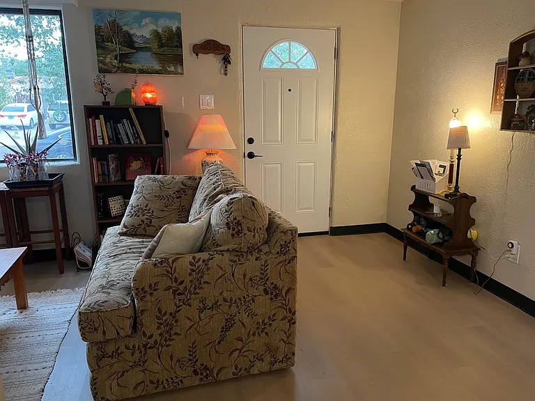 3325 Cardenas Dr NE — Photo 3