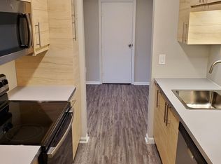 892 Chatham Ln UNIT F, Columbus, OH 43221