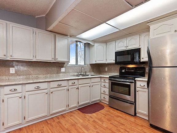 2nd image of 2581 S Ridgeland Dr