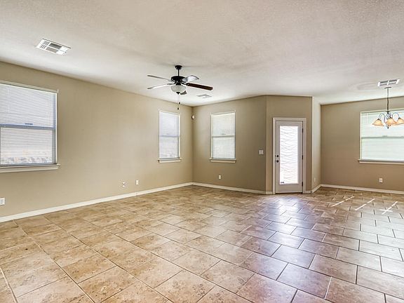 5th image of 13262 Emerald Glen St