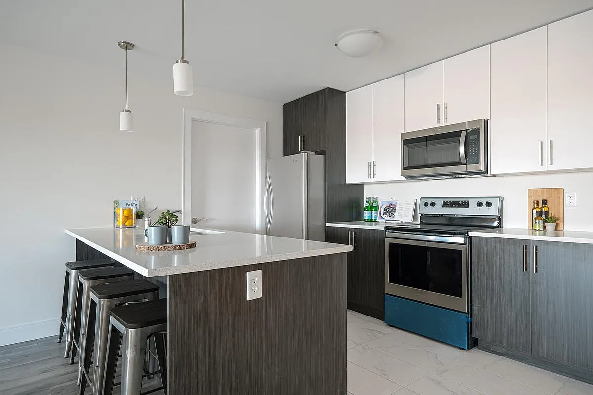 The Sterling Bedford Apartments — Photo 1