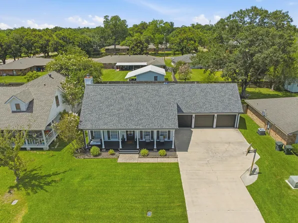 136 E Greenway St, Lake Charles, LA 70605