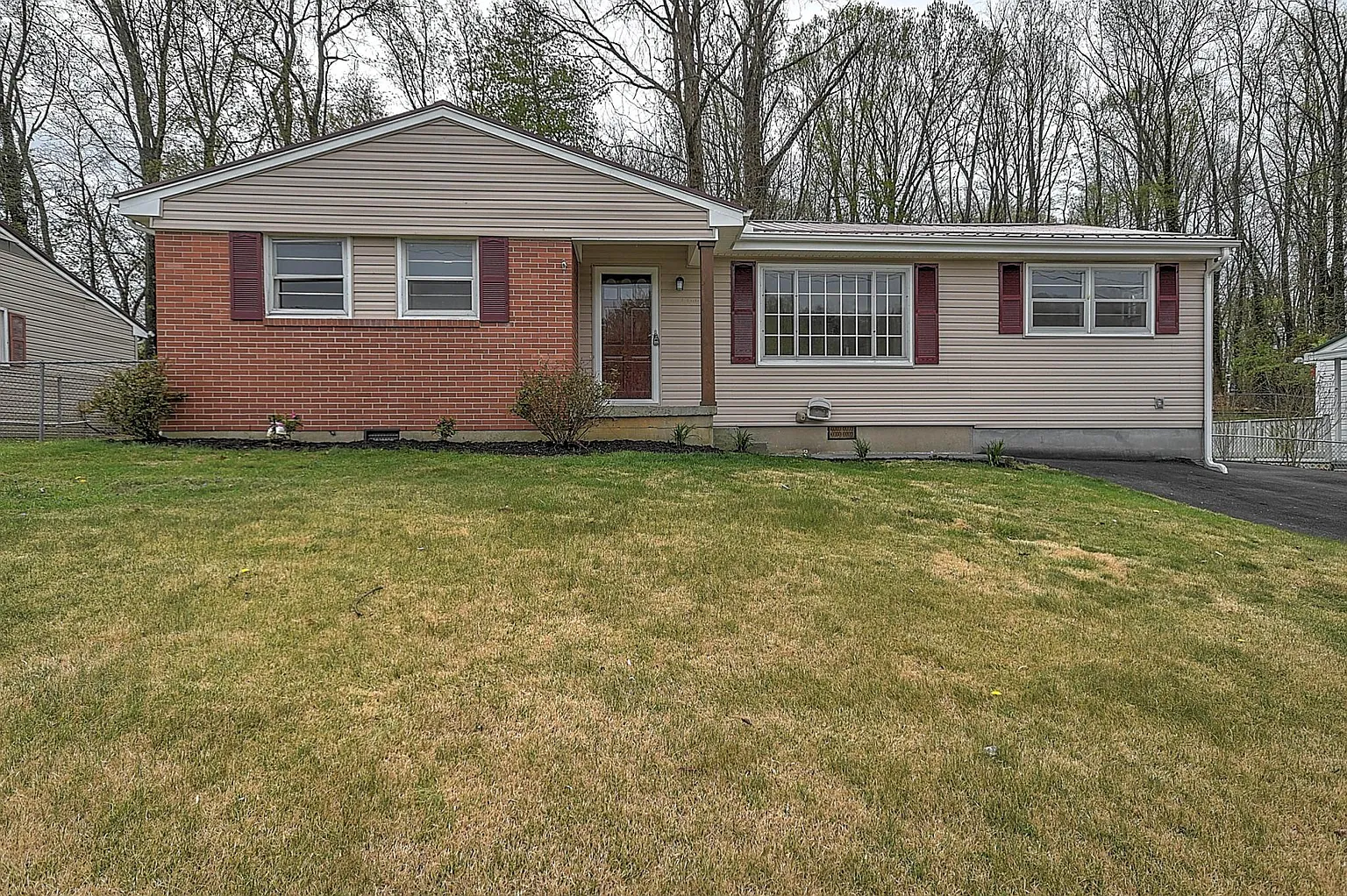 2204 Osborne St photo 1