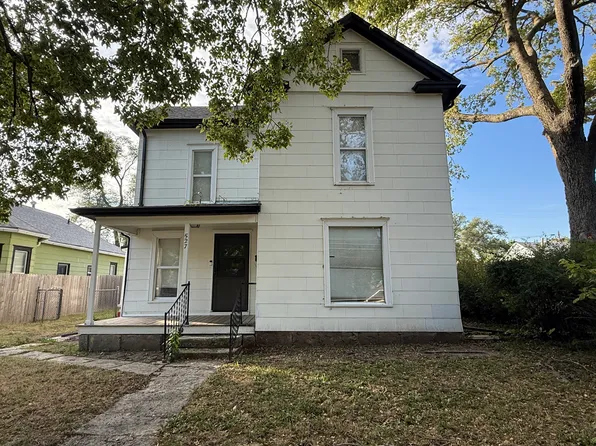 527 W 3rd St, Junction City, KS 66441