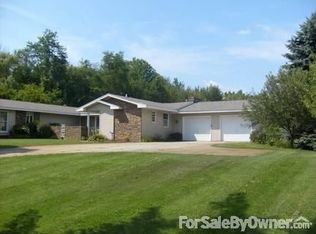 11795 Leonard St, Nunica, MI 49448