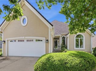 5649 NE Northgate Xing, Lees Summit, MO 64064