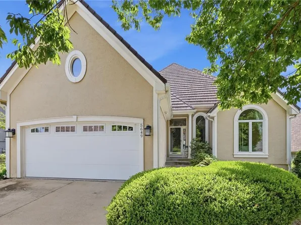 5649 NE Northgate Xing, Lees Summit, MO 64064