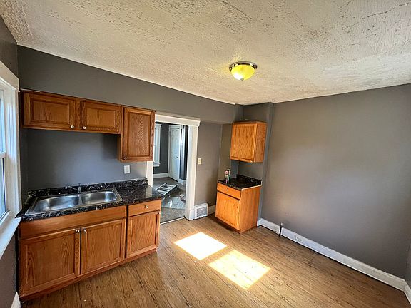 2nd image of 3318 E 128th St