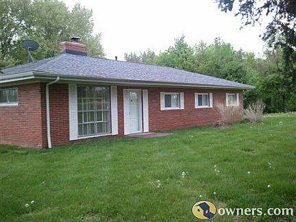 Country Comfort with City Ease--on 2.5 Acres!!!