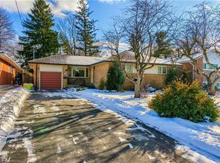 9 Suburban Dr, Mississauga, ON L5N1G4