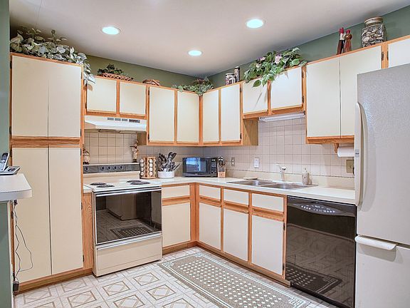 2nd image of 43439 Cape Dr