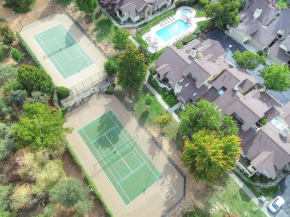 4th image of 7552 Creekridge Ln
