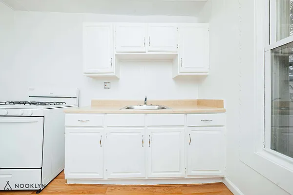 Rented by Nooklyn NYC LLC | media 22