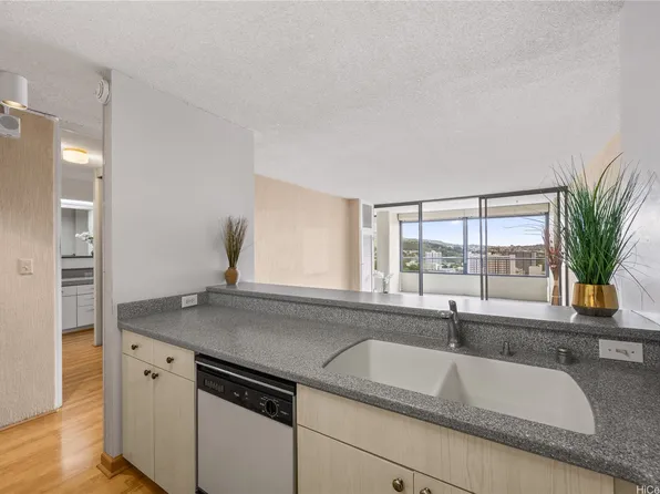 1717 Mott Smith Dr APT 2005, Honolulu, HI 96822